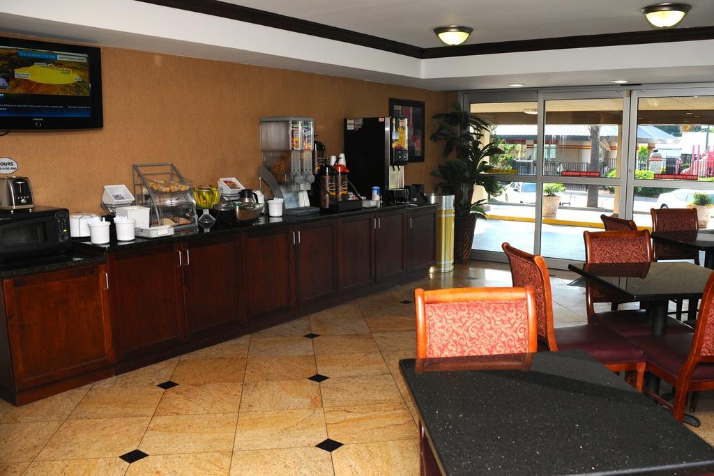מילדג'וויל Heritage Inn מראה חיצוני תמונה
